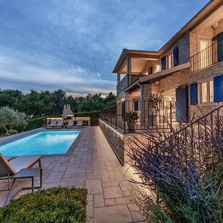 Romantische Mit Meerblick- Pool Und Jacuzz By Interhome Ferienhaus Višnjan