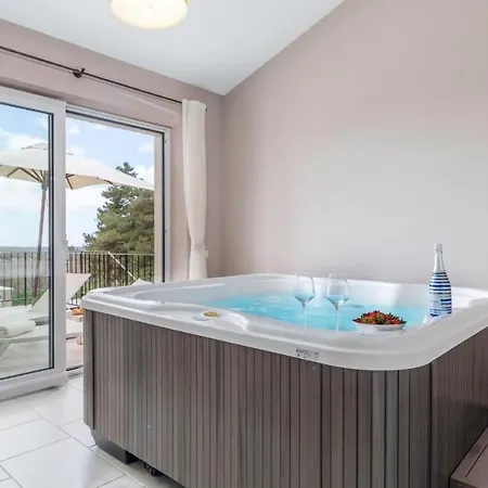Romantische Mit Meerblick- Pool Und Jacuzz By Interhome Ferienhaus Višnjan