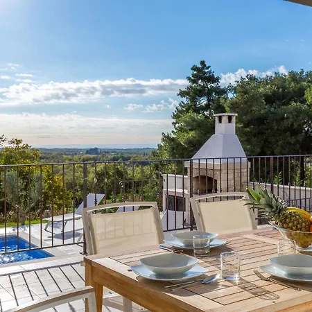 Ferienhaus Romantische Mit Meerblick- Pool Und Jacuzz By Interhome Višnjan
