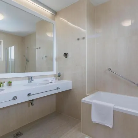 Romantische Mit Meerblick- Pool Und Jacuzz By Interhome Ferienhaus Višnjan